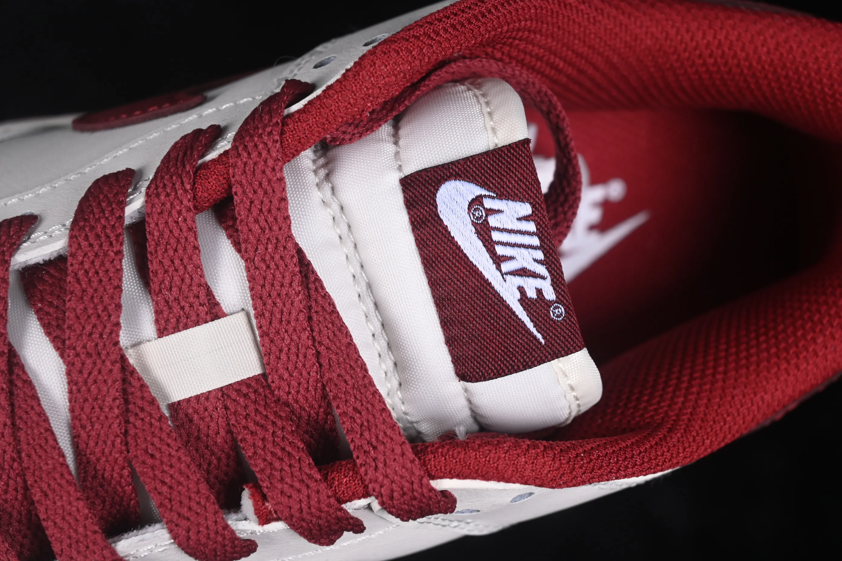 All categories Nk SB Dunk series Nk SB Dunk Low low-top sneakers Nike SB Dunk Low white red low-top casual sneakers HF5441-008